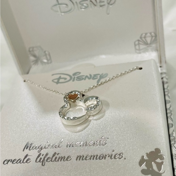 Disney Mickey Mouse “Magical Moments” pendant necklace. New in Box with tags - Picture 5 of 8